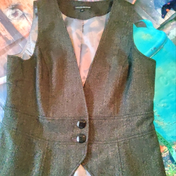 Top. - Picture 1 of 3